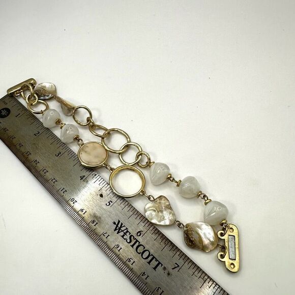 Abalone and white beaded double strand gold tone bracelet - Picture 8 of 8